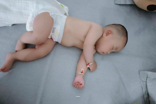 合肥几个月宝宝会抬头